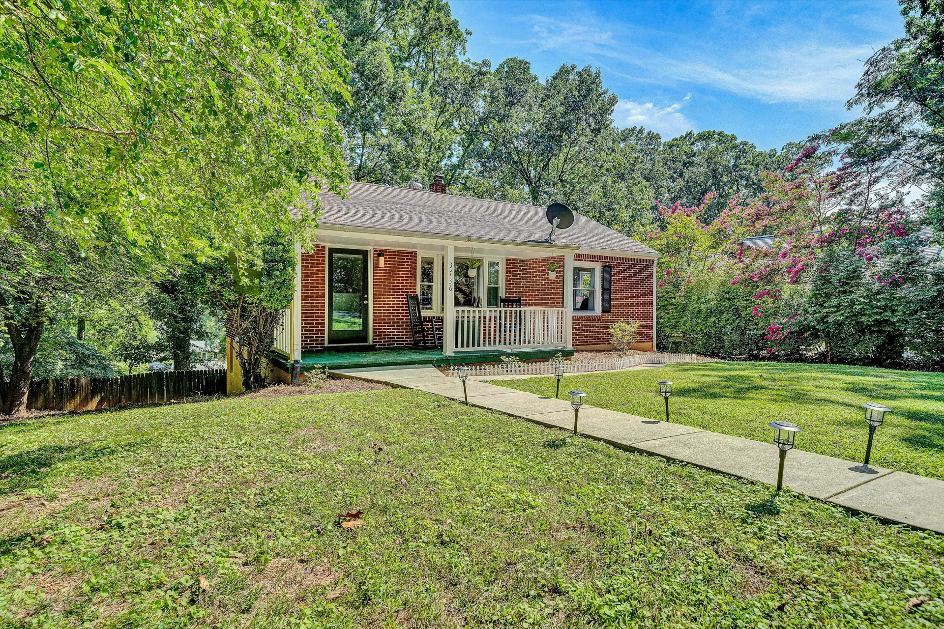 3736 Barberry AVE - Photo 2