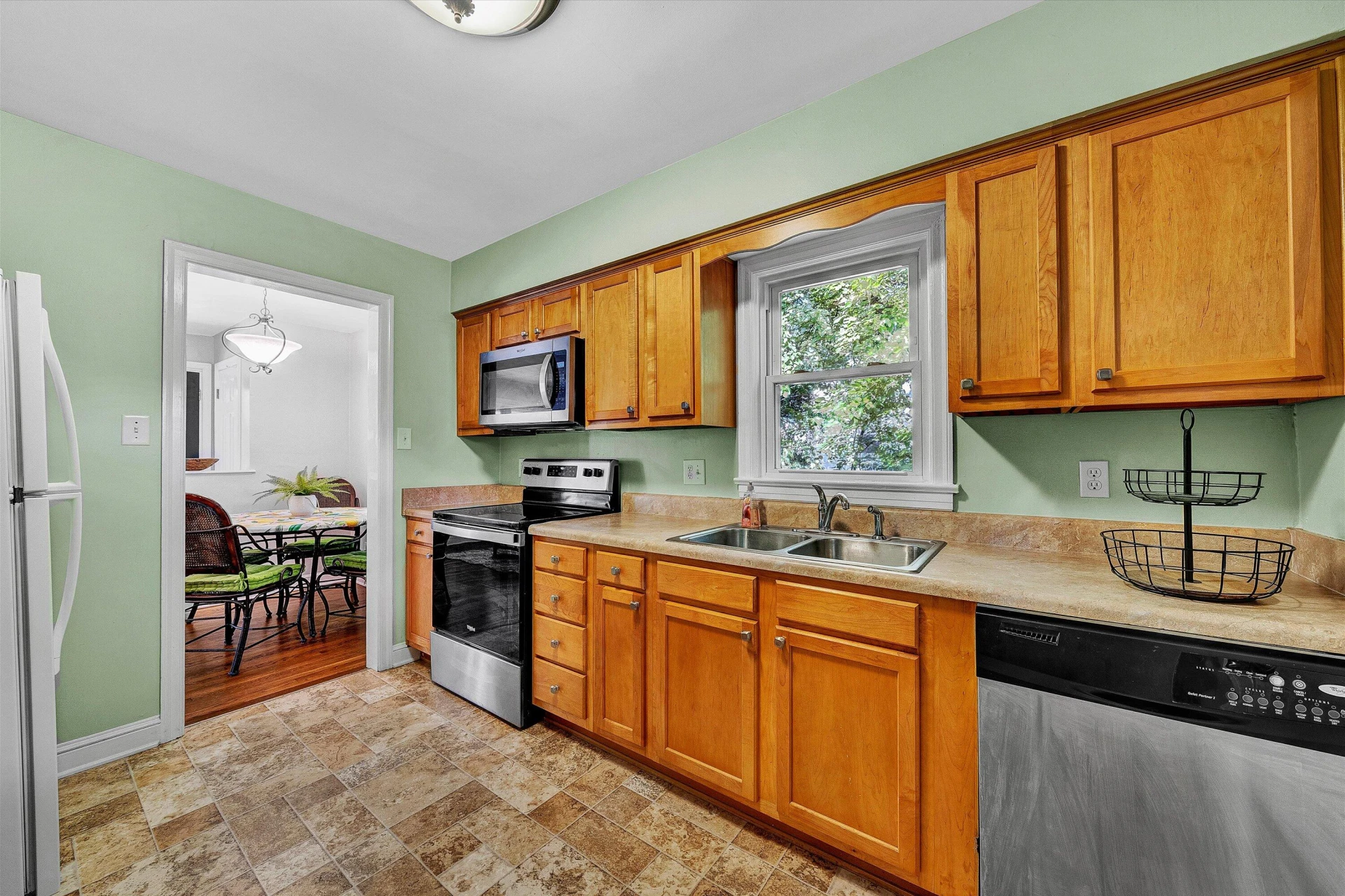 3736 Barberry AVE - Photo 7