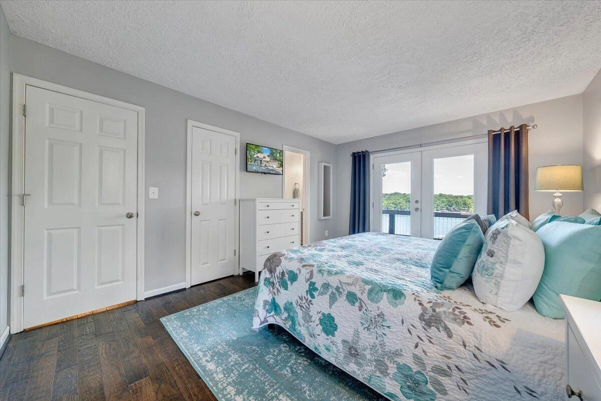 90 Waterpoint DR - Photo 18