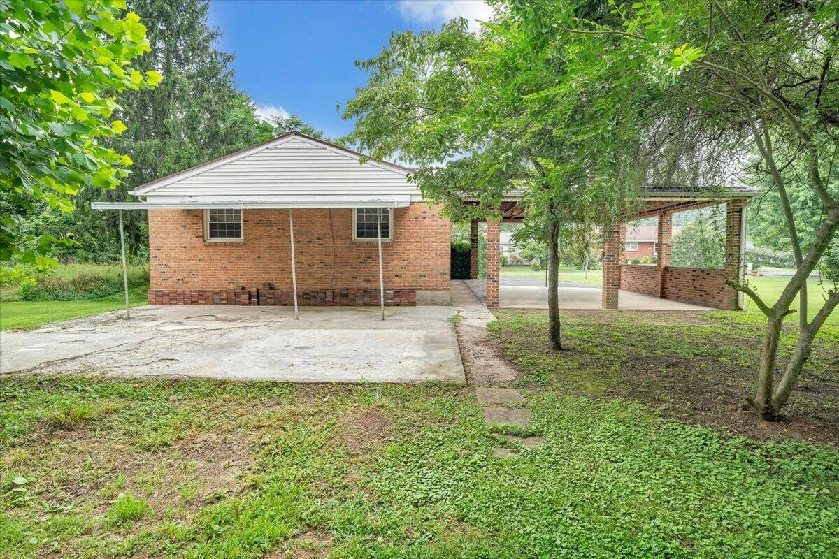 2029 Hampshire AVE - Photo 20