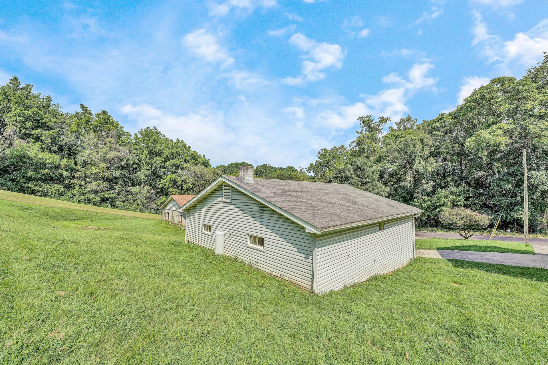 2624 Shull RD - Photo 24