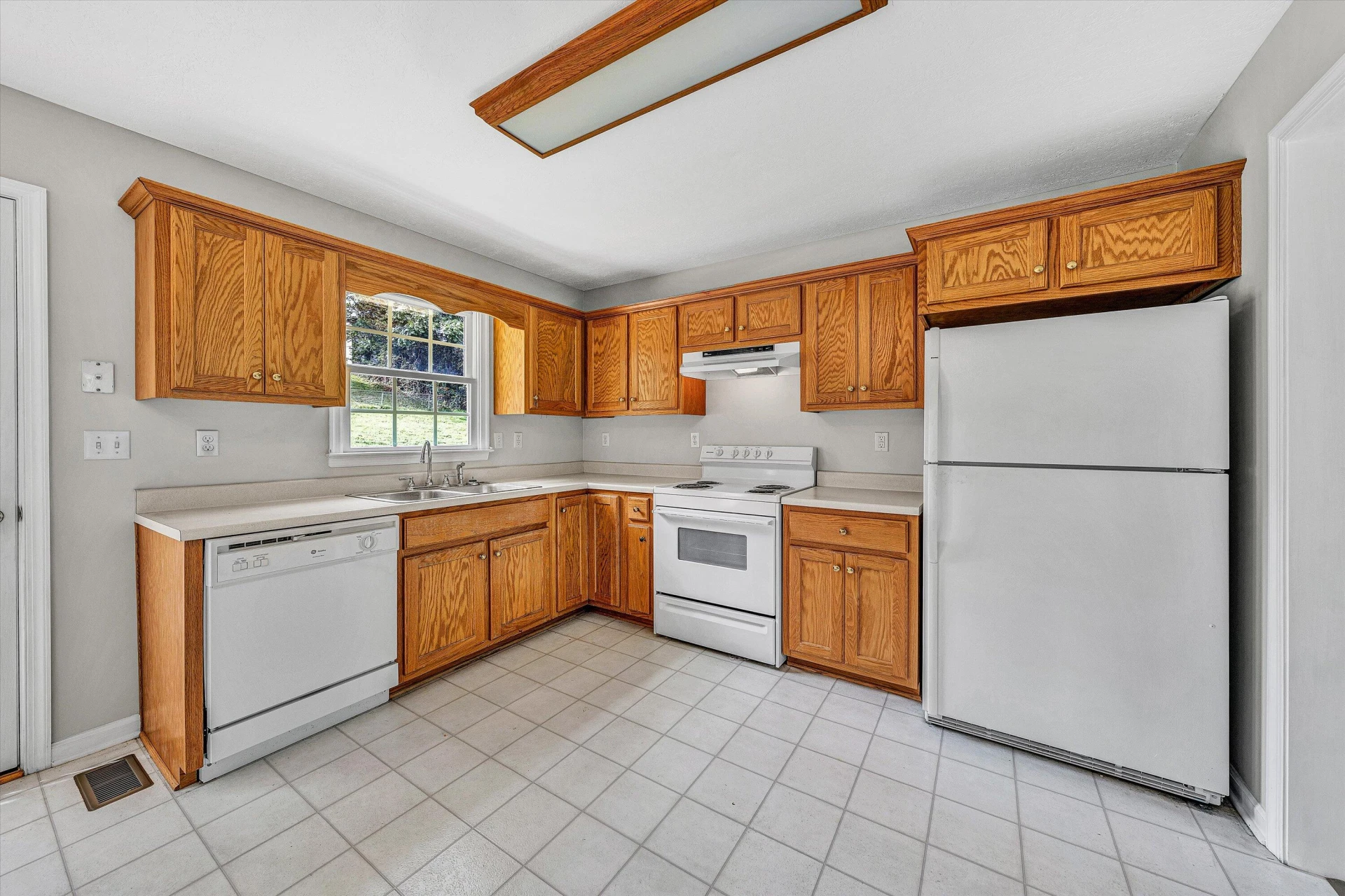 2624 Shull RD - Photo 6