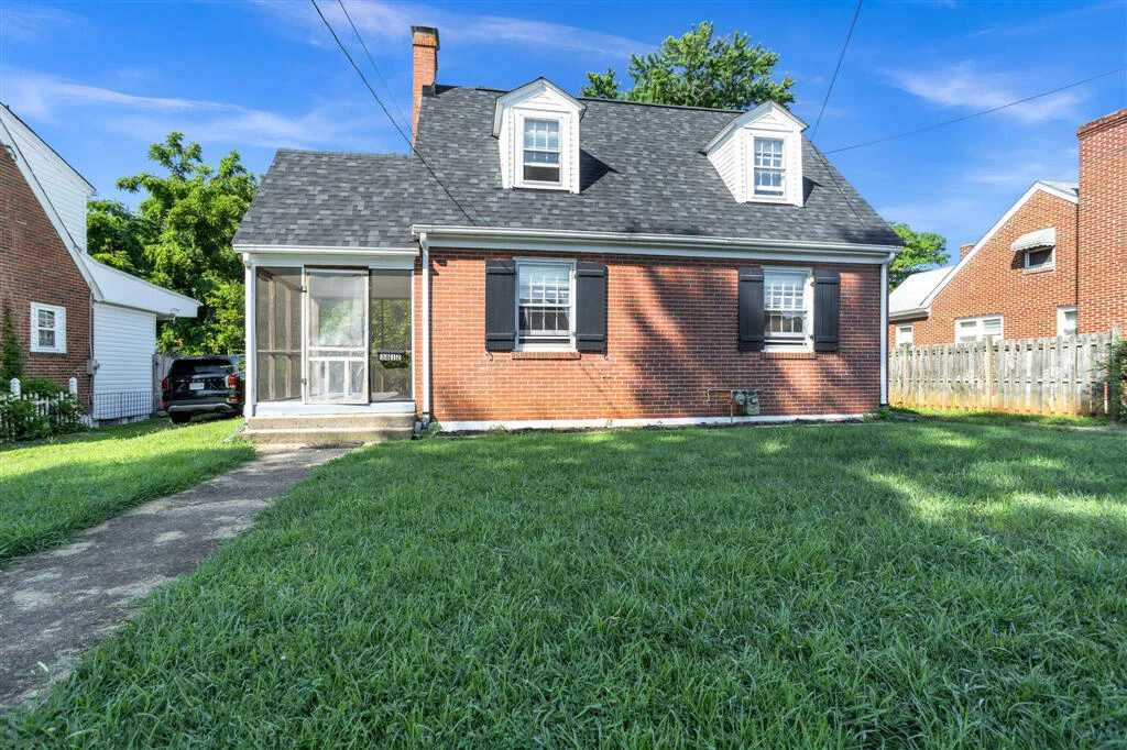 3812 Sunrise AVE