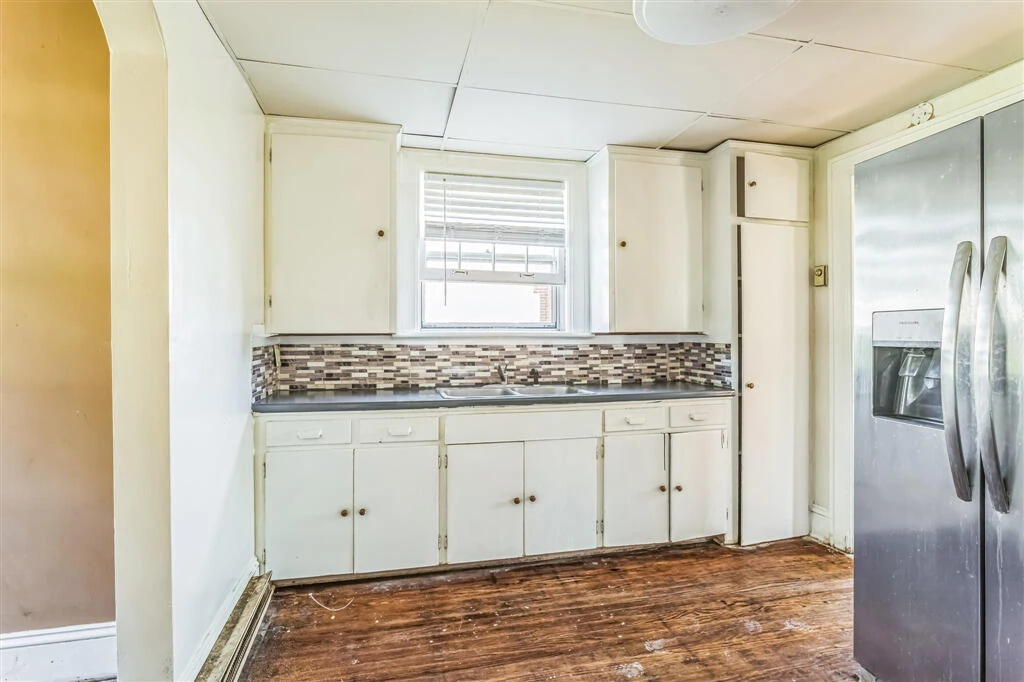 3812 Sunrise AVE - Photo 7