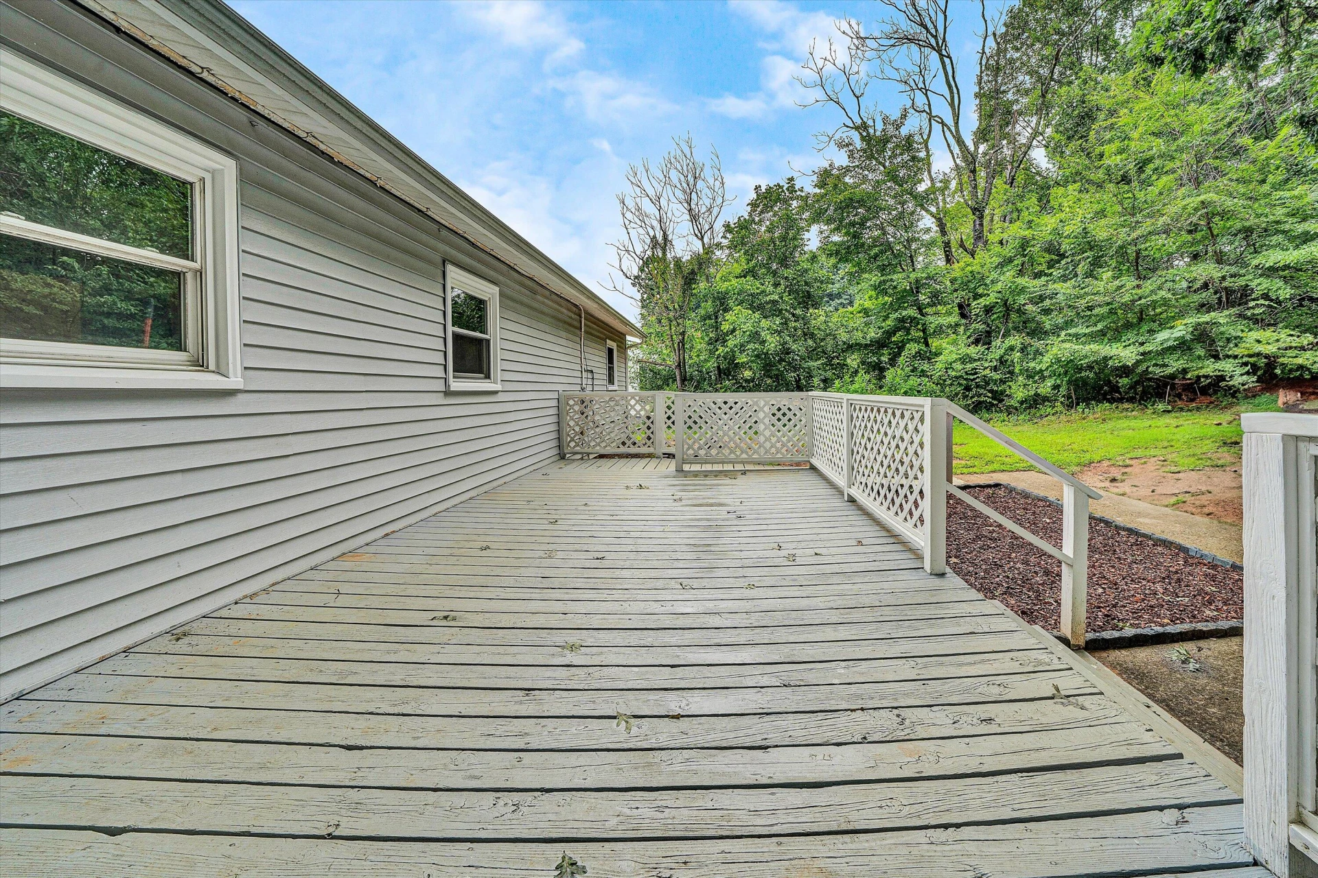 585 Trail DR - Photo 17
