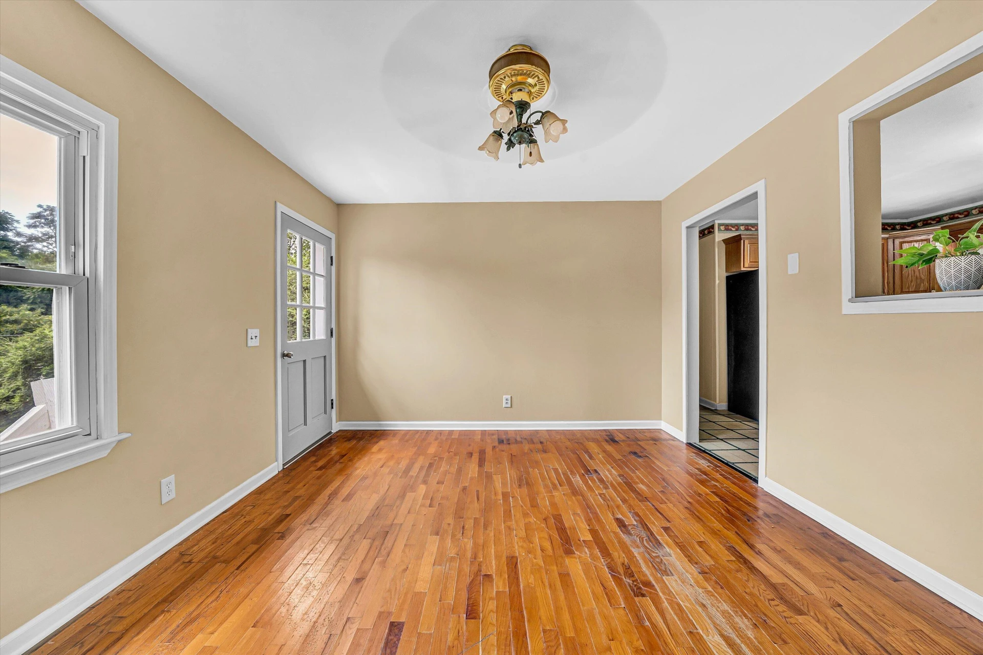 585 Trail DR - Photo 6