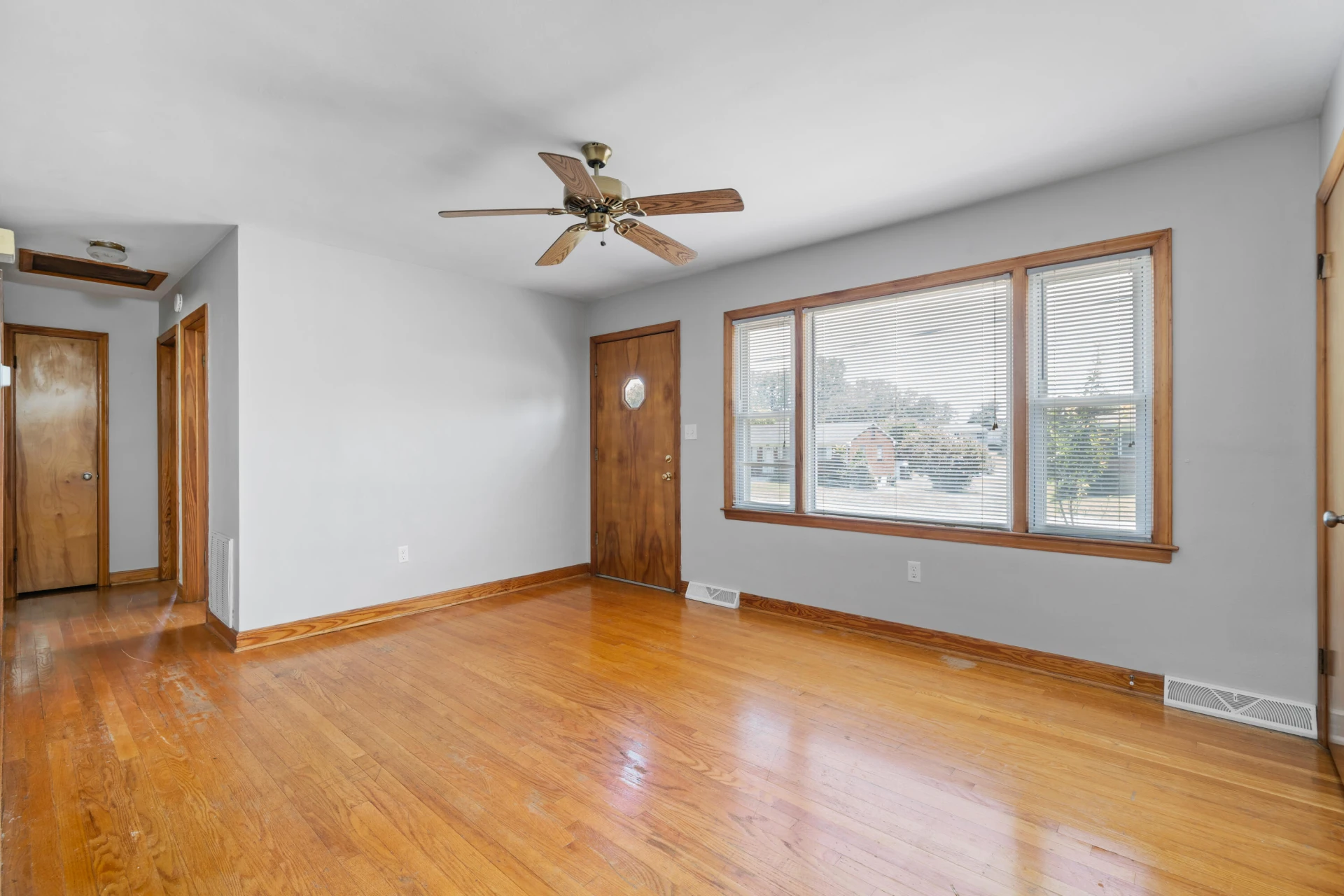 2812 Arrington DR - Photo 2