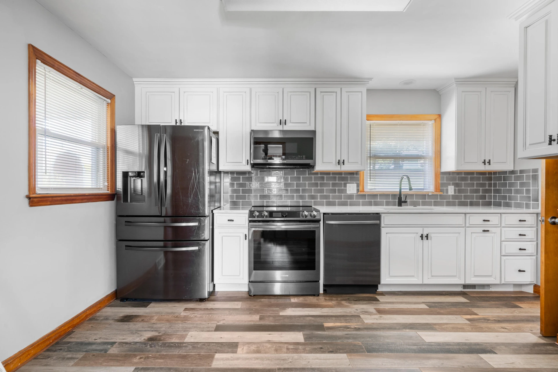 2812 Arrington DR - Photo 4