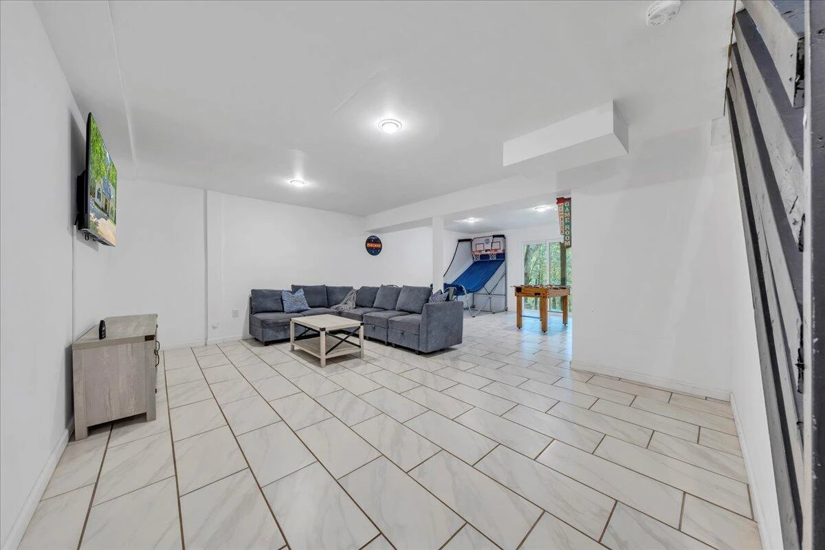 709 Forest Lawn DR - Photo 30