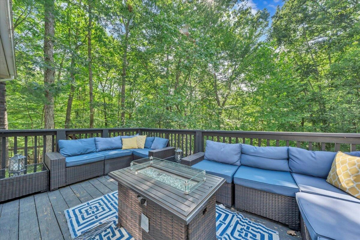 709 Forest Lawn DR - Photo 40