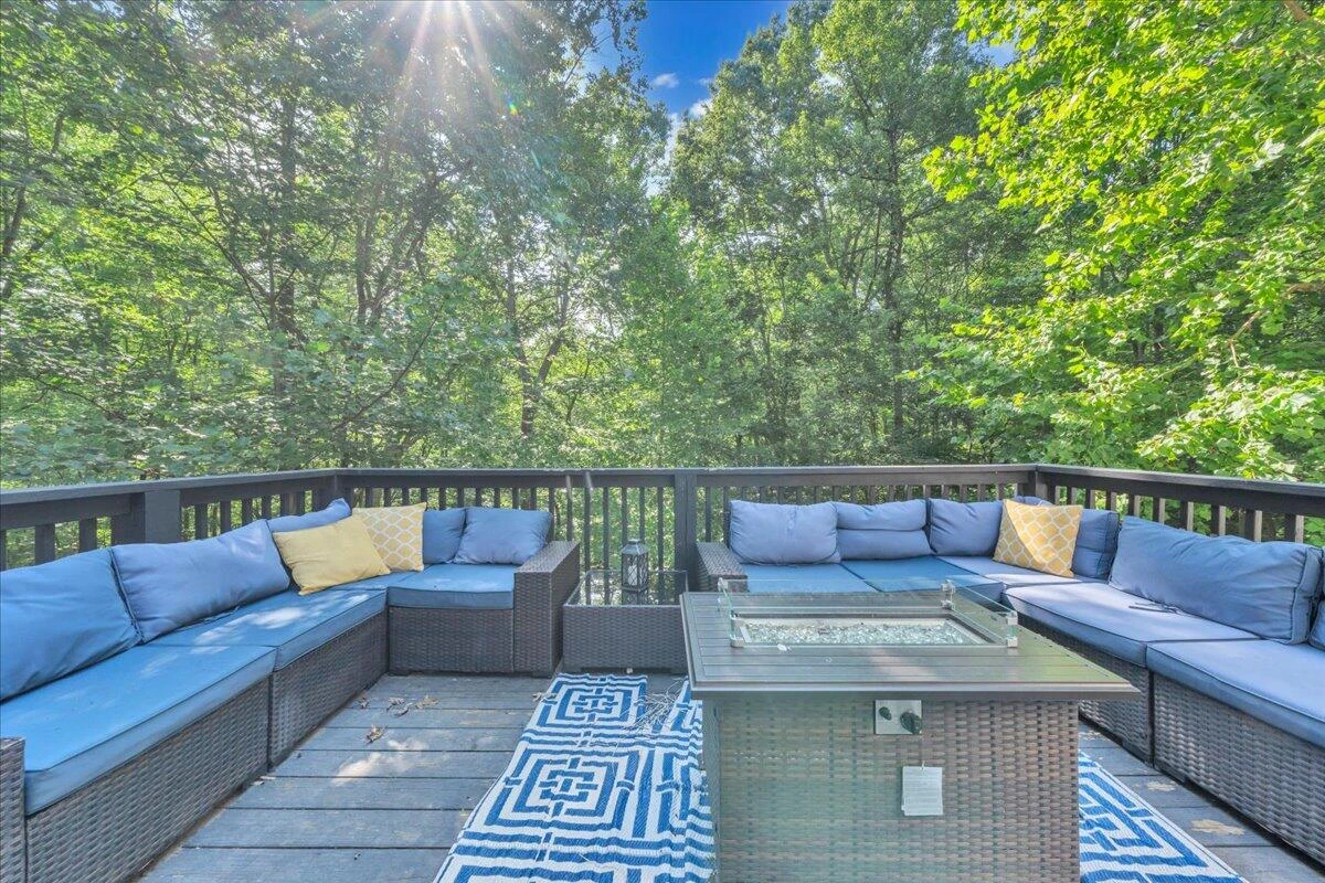 709 Forest Lawn DR - Photo 41