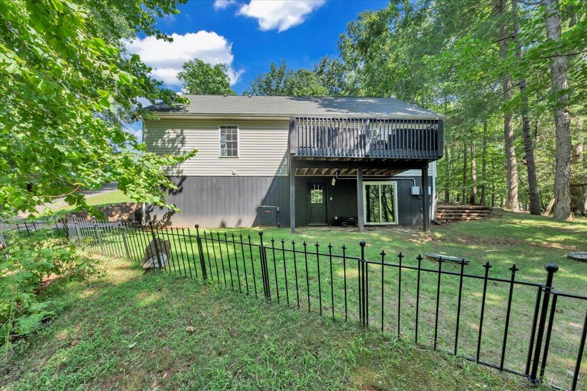 709 Forest Lawn DR - Photo 42