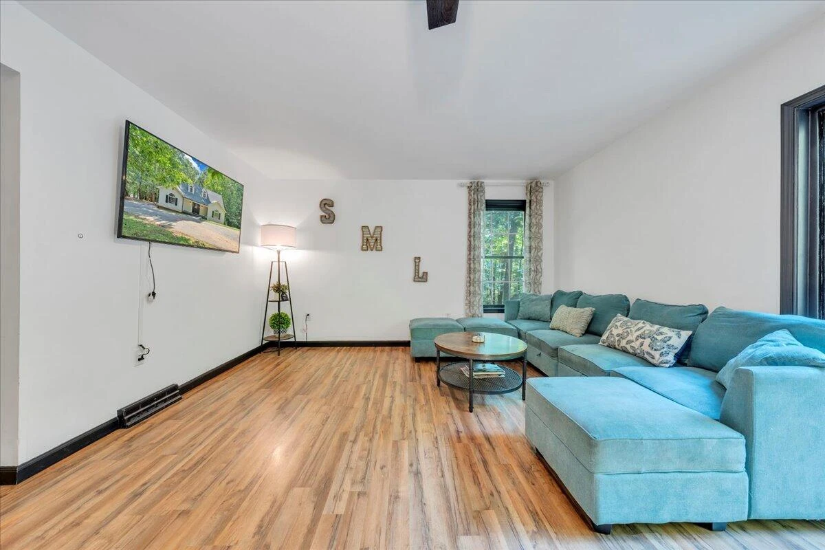 709 Forest Lawn DR - Photo 9