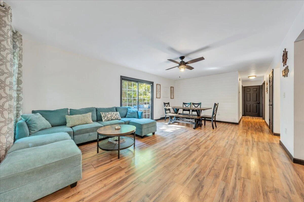 709 Forest Lawn DR - Photo 11