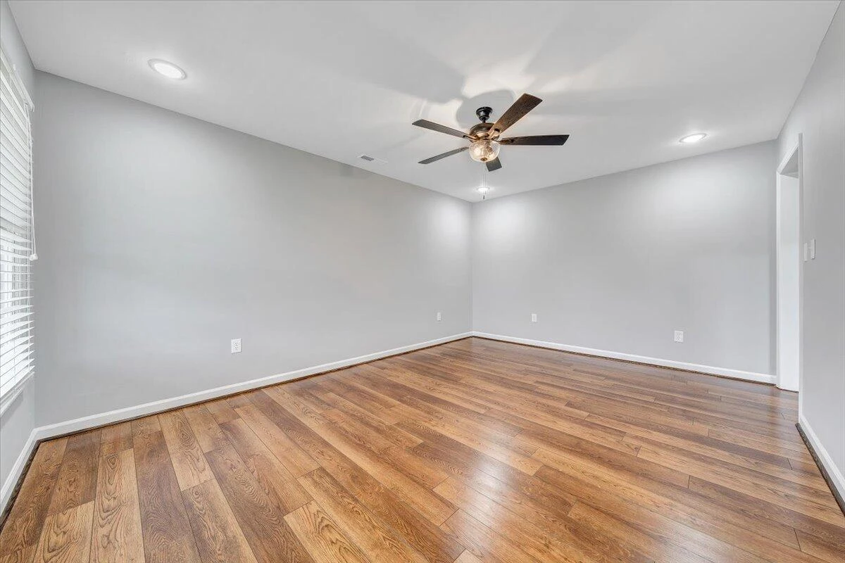 3409 Preston AVE - Photo 5