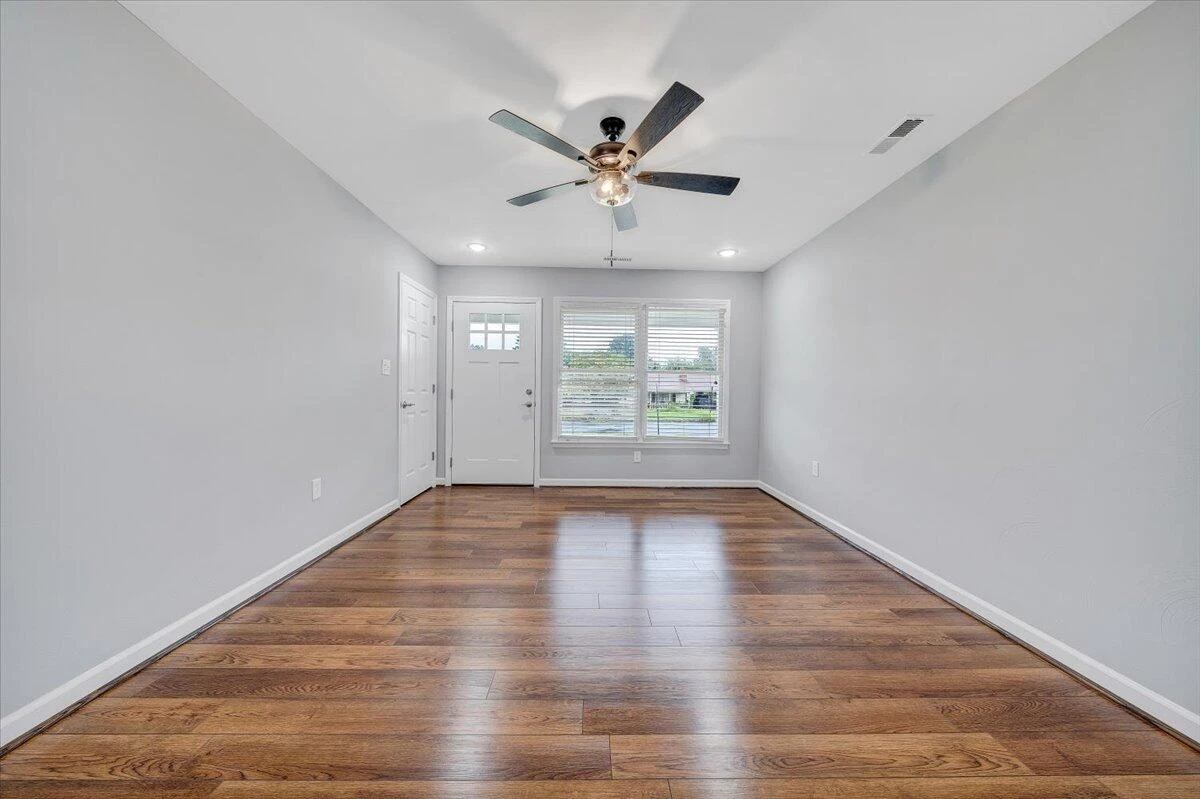 3409 Preston AVE - Photo 7