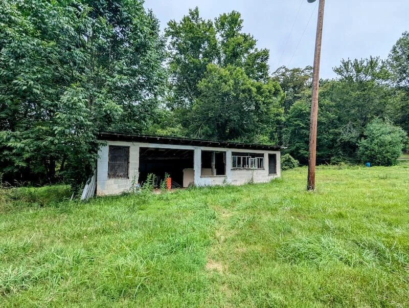 737 Agnes LN - Photo 13