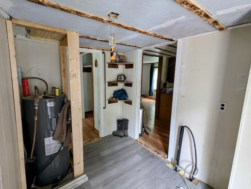 737 Agnes LN - Photo 3