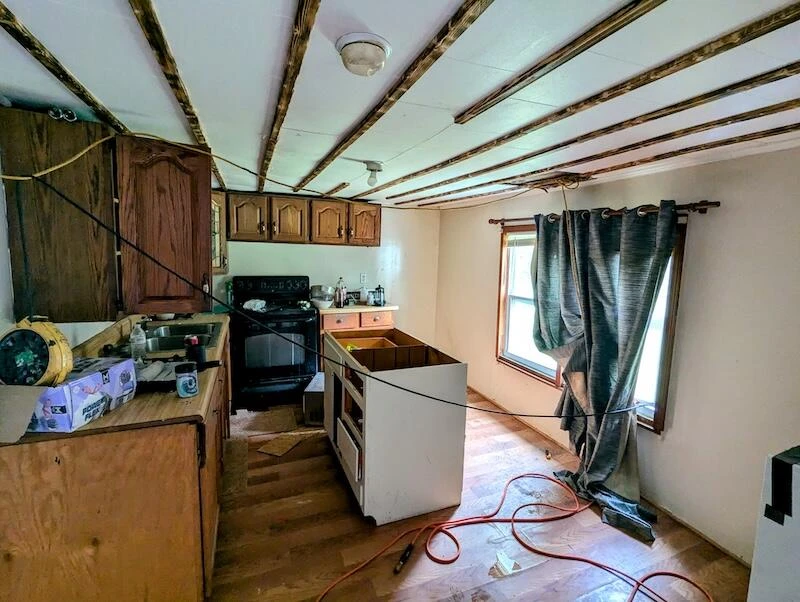 737 Agnes LN - Photo 4