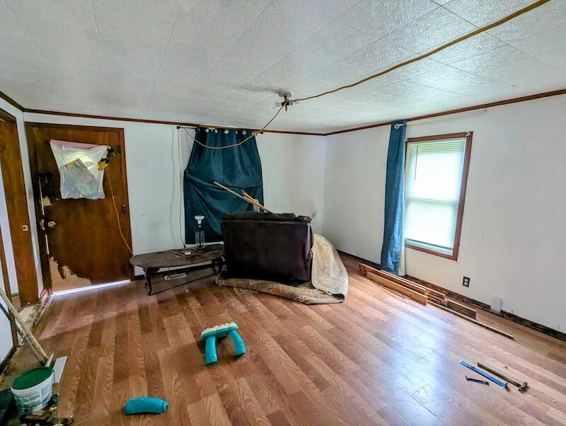 737 Agnes LN - Photo 5