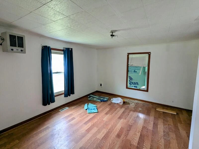 737 Agnes LN - Photo 8