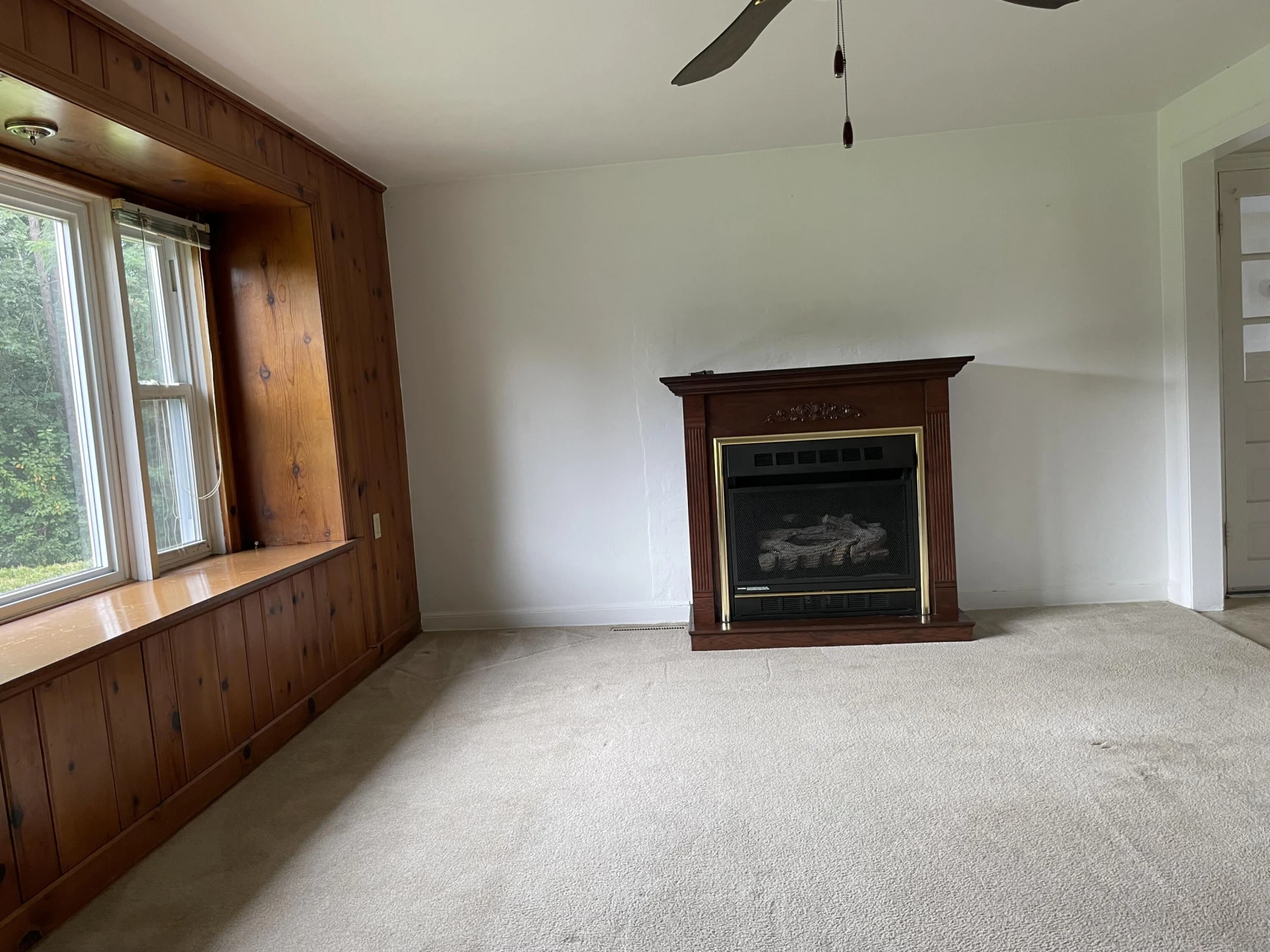 130 Derek DR - Photo 3