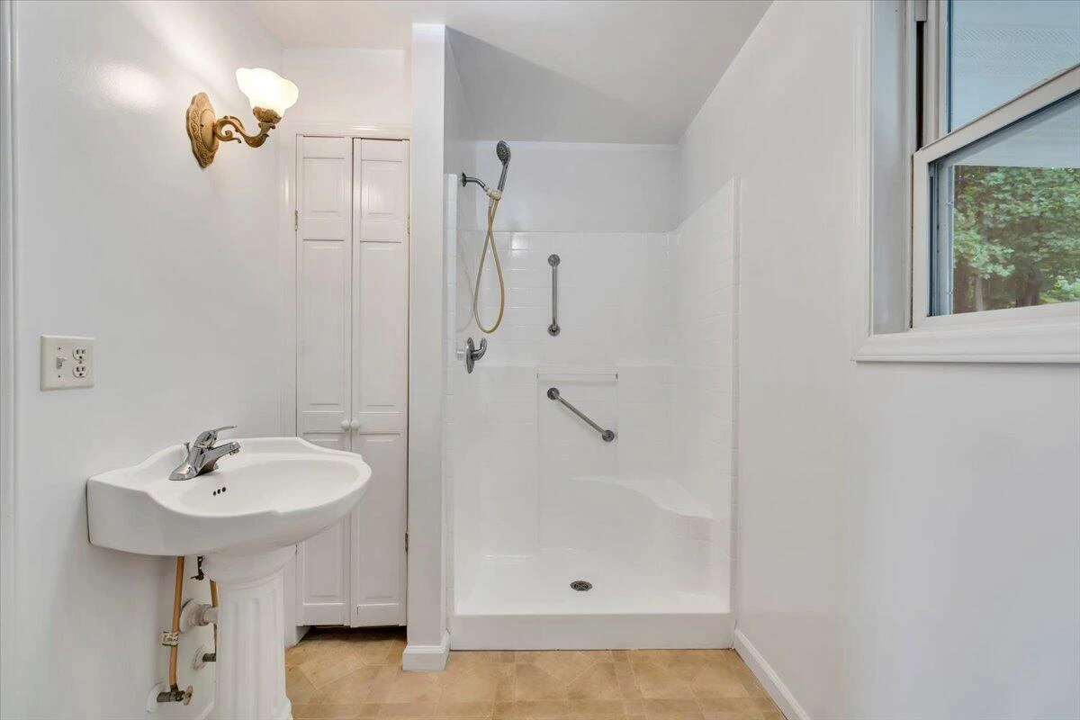 25 Dixie DR - Photo 12