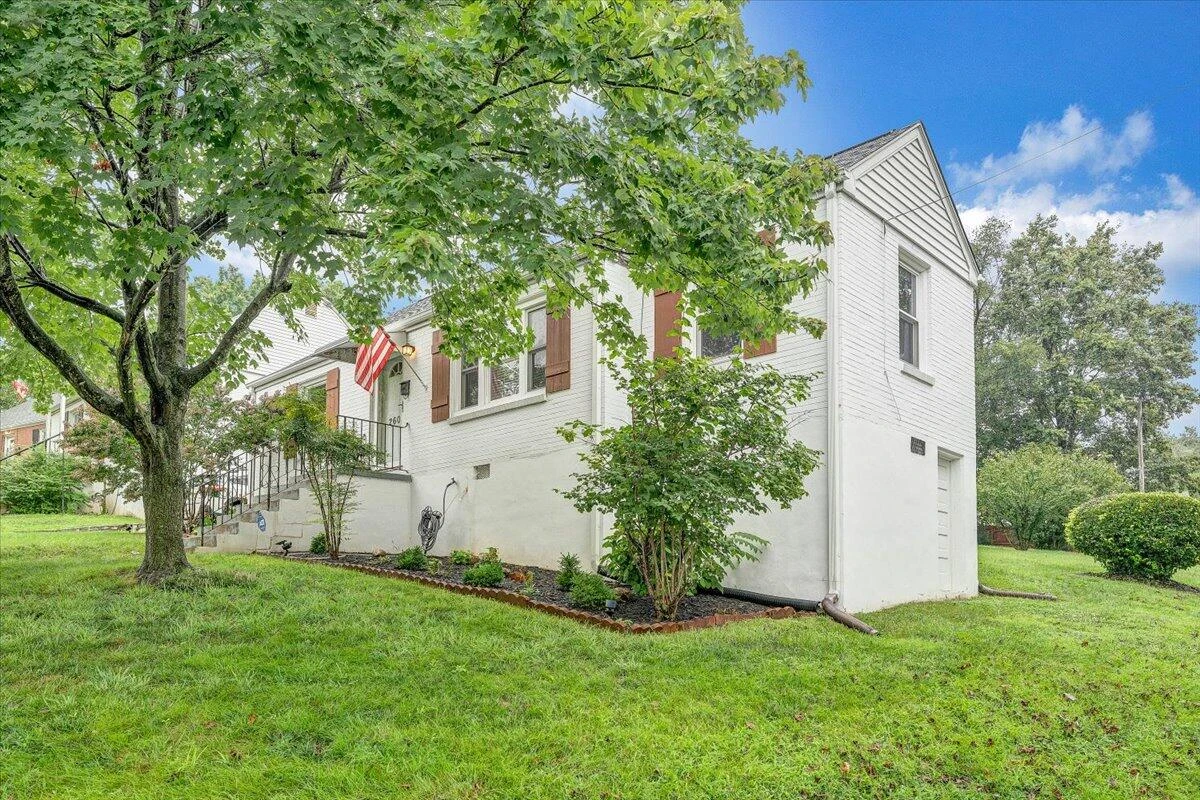 2603 Fairway DR - Photo 4