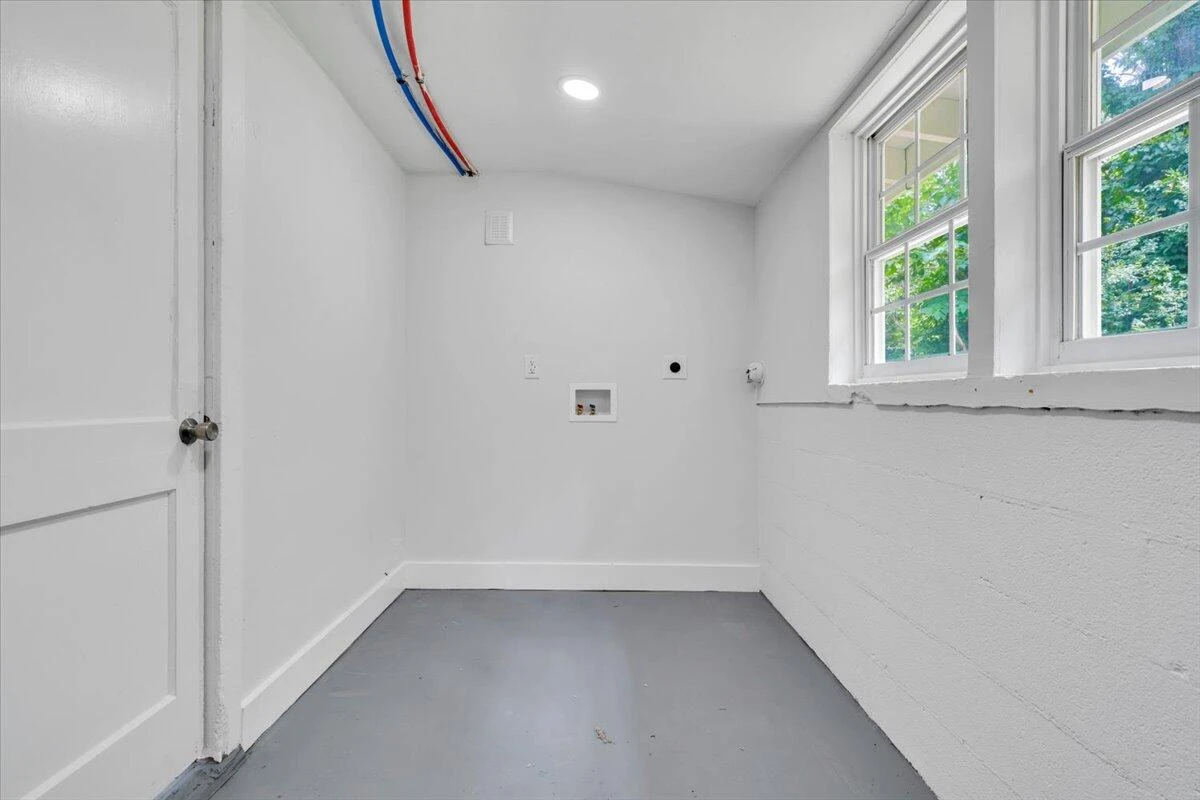 2107 Hollins RD - Photo 23