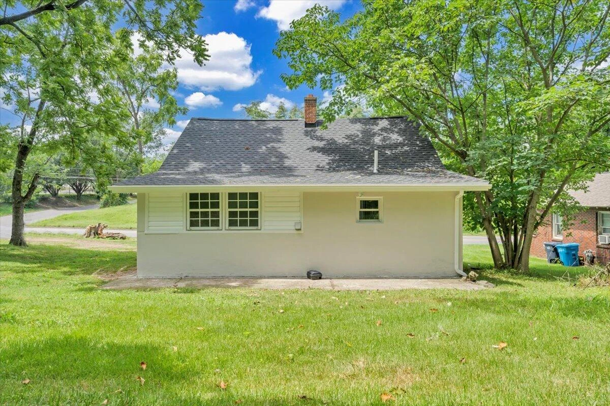 2107 Hollins RD - Photo 29