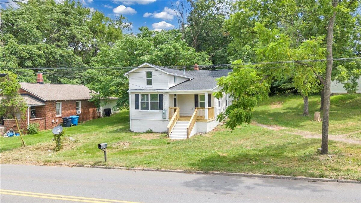 2107 Hollins RD - Photo 34