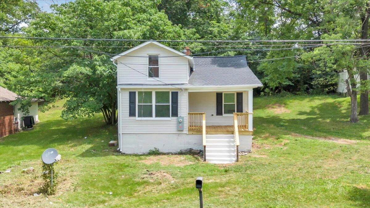 2107 Hollins RD - Photo 36