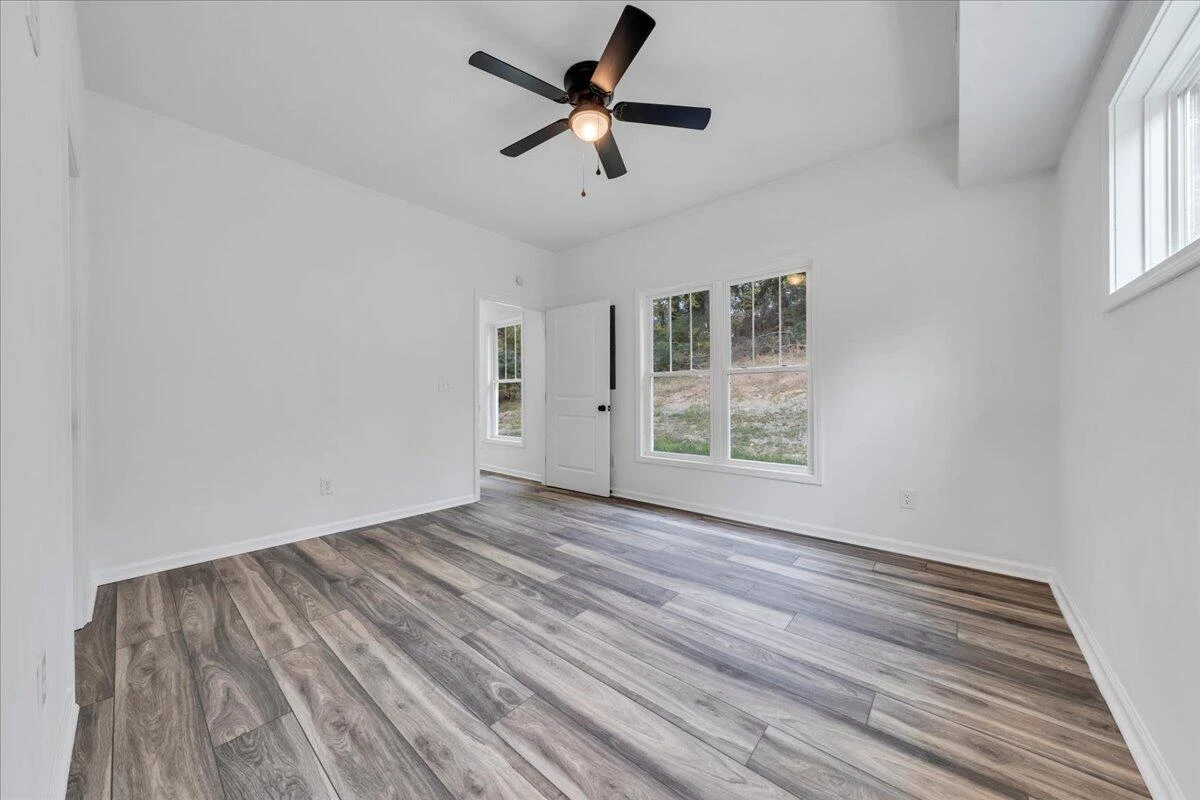 215 Harrison AVE - Photo 13