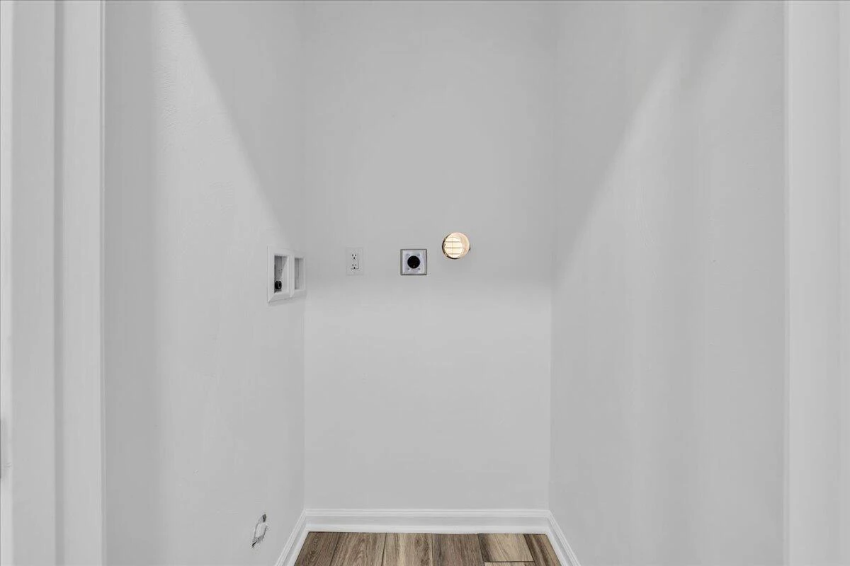 215 Harrison AVE - Photo 18