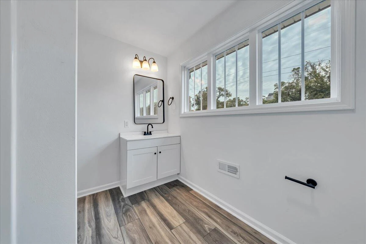 215 Harrison AVE - Photo 21