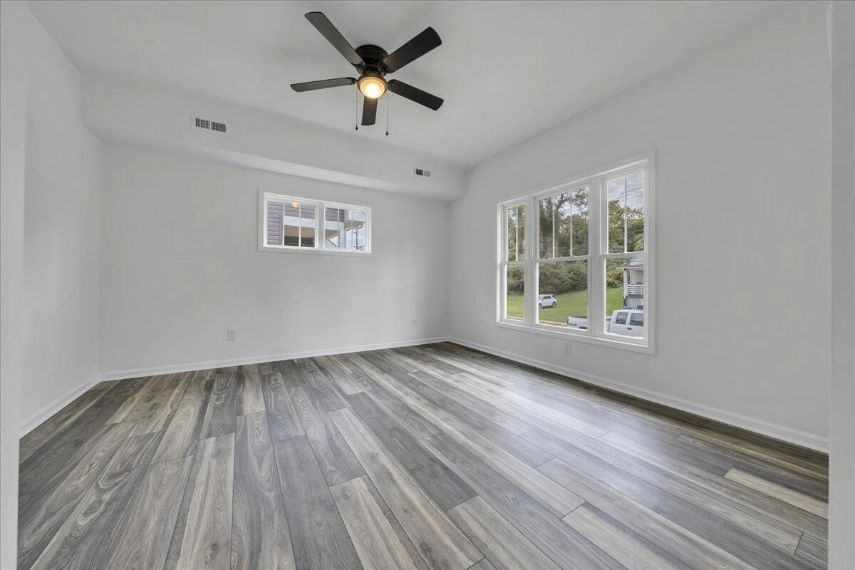 215 Harrison AVE - Photo 3