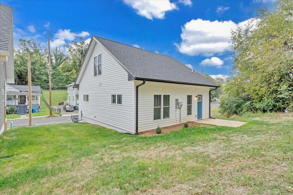 215 Harrison AVE - Photo 30