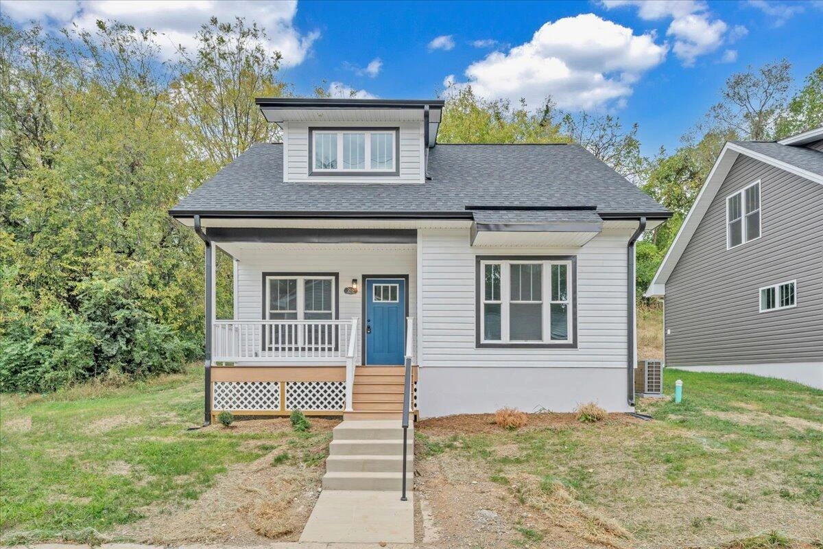 215 Harrison AVE - Photo 32