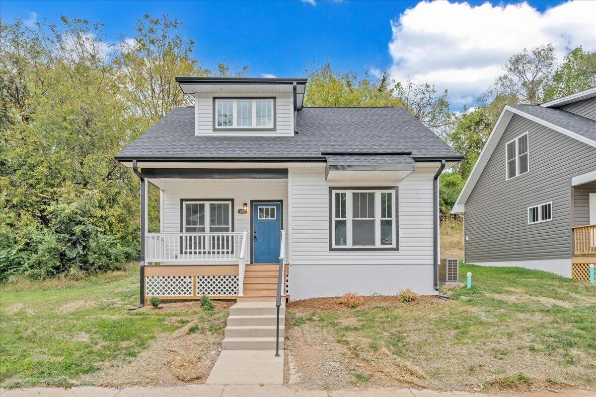 215 Harrison AVE - Photo 33