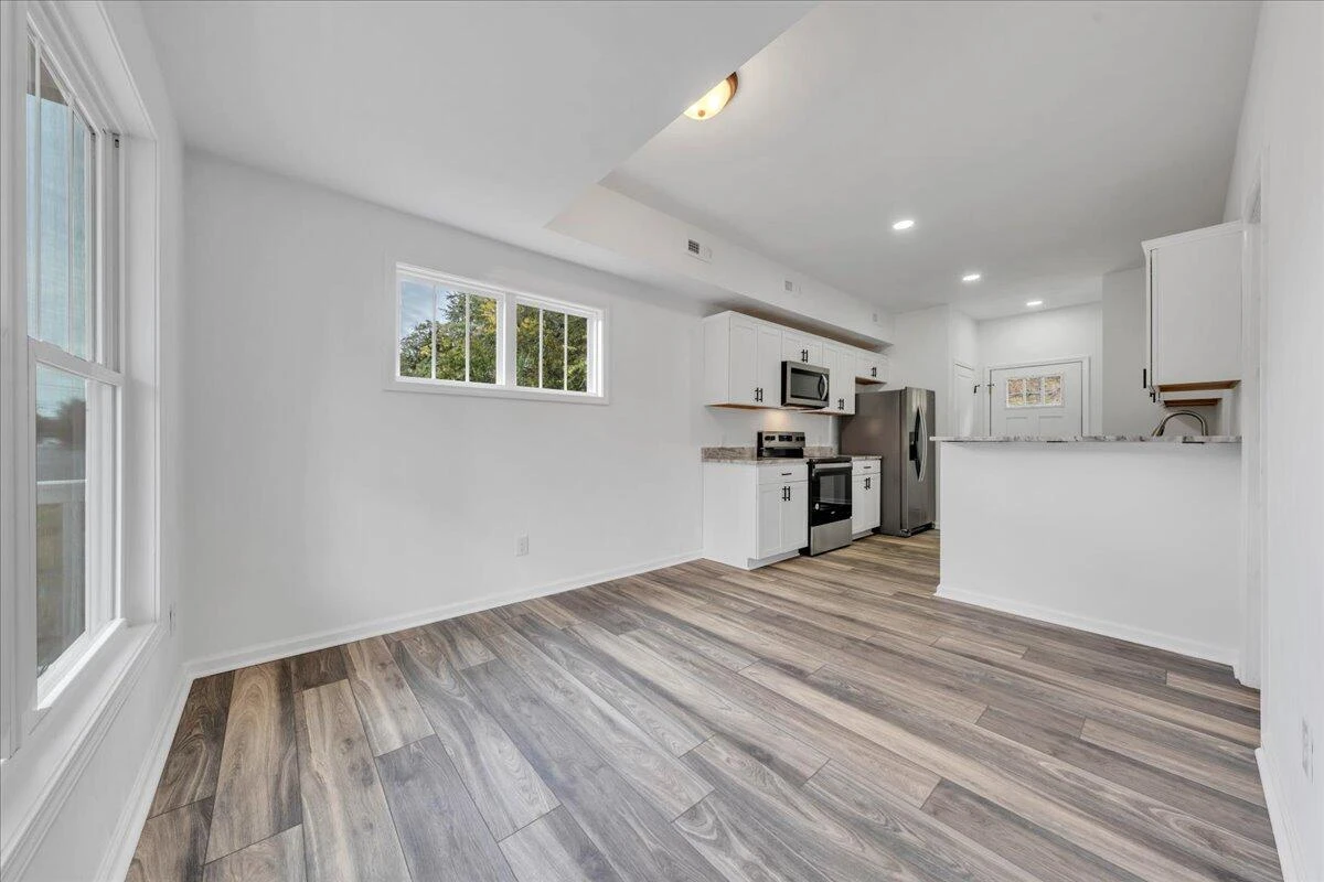 215 Harrison AVE - Photo 5