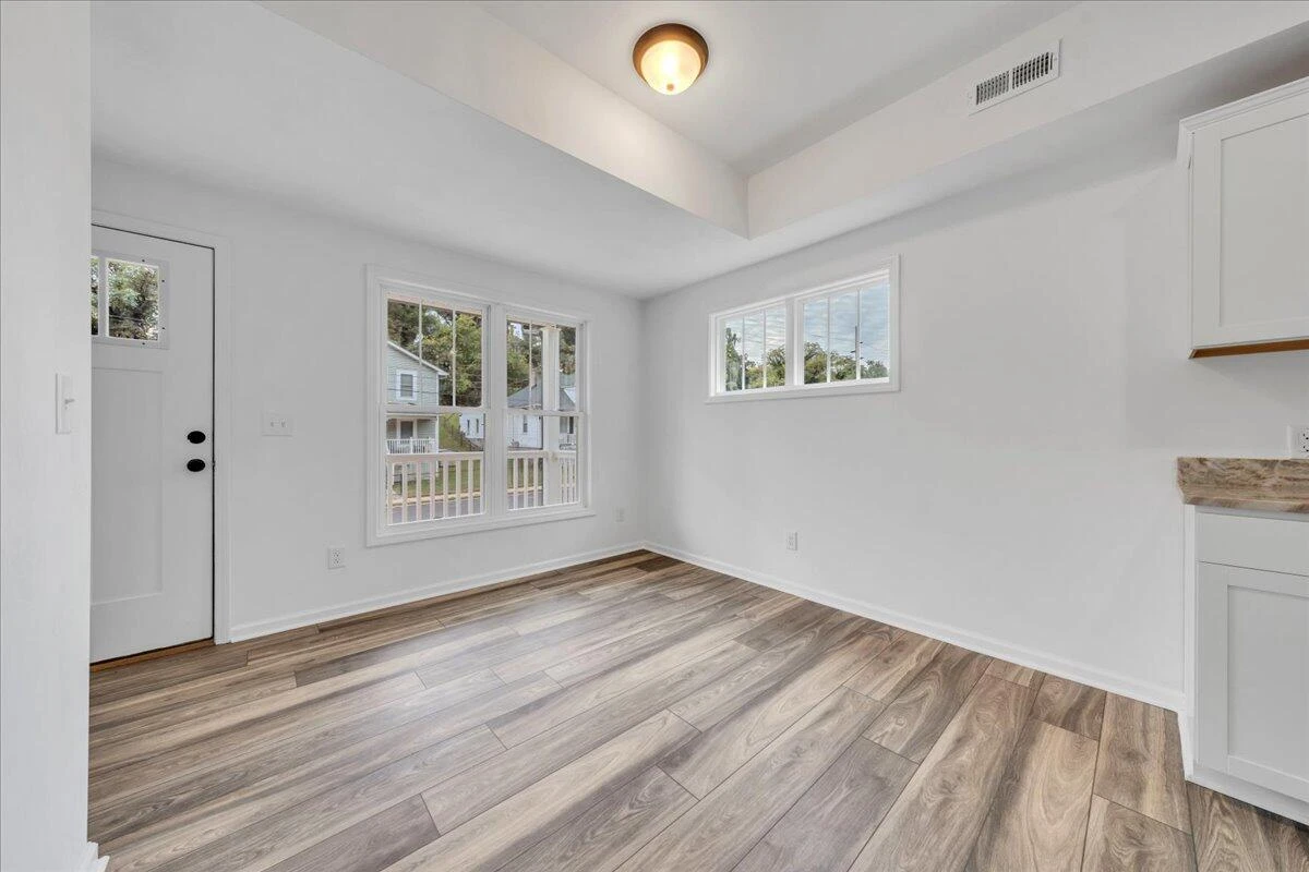 215 Harrison AVE - Photo 6