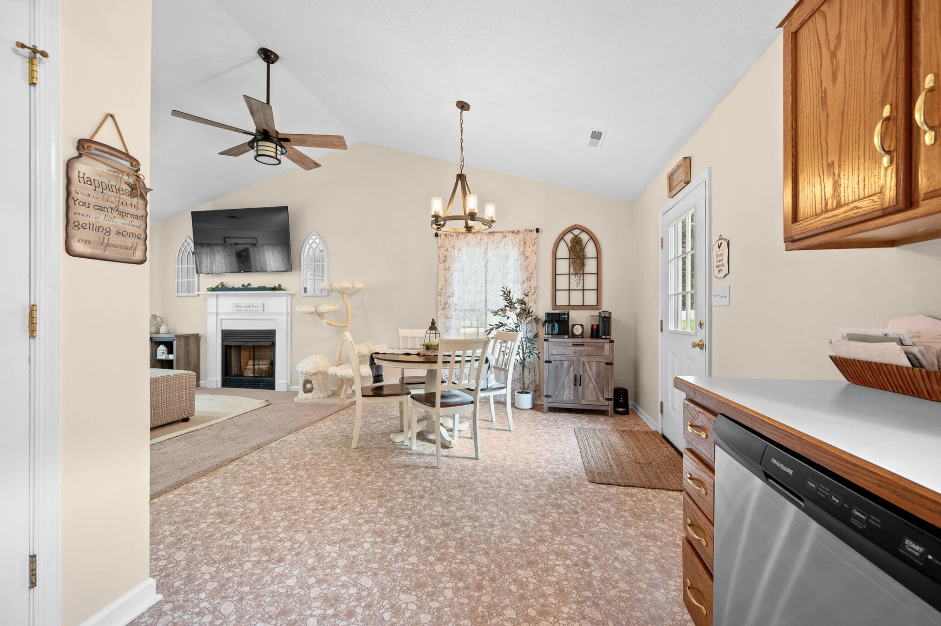 73 Forest AVE - Photo 14