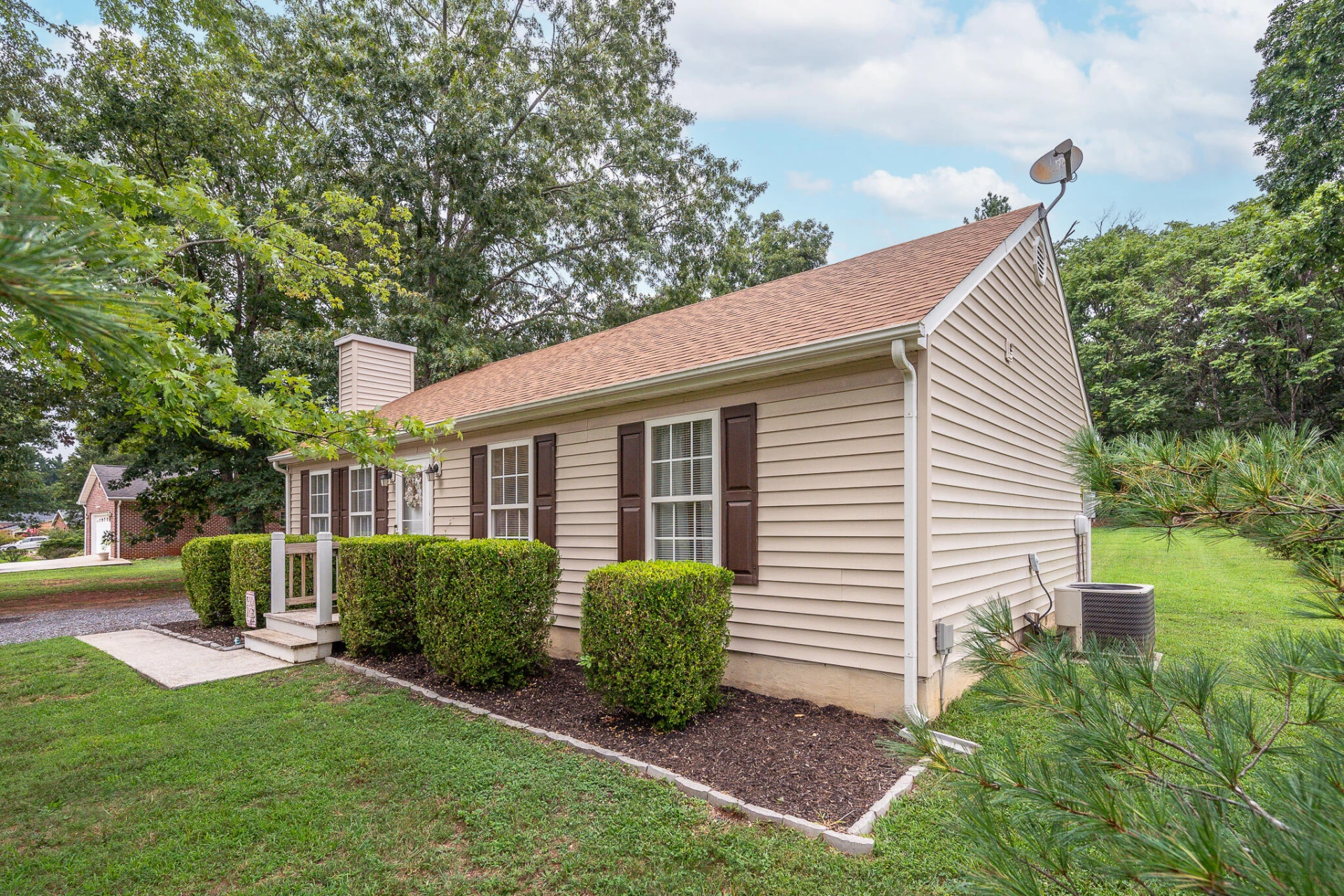 73 Forest AVE - Photo 2