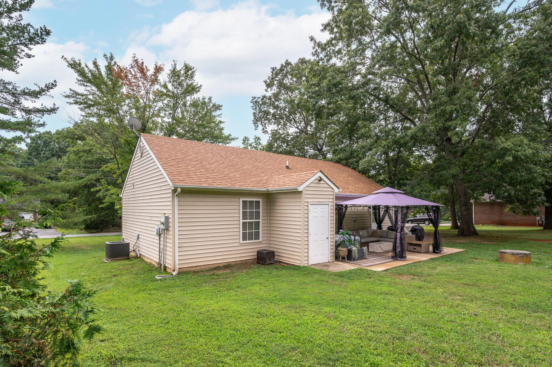 73 Forest AVE - Photo 25
