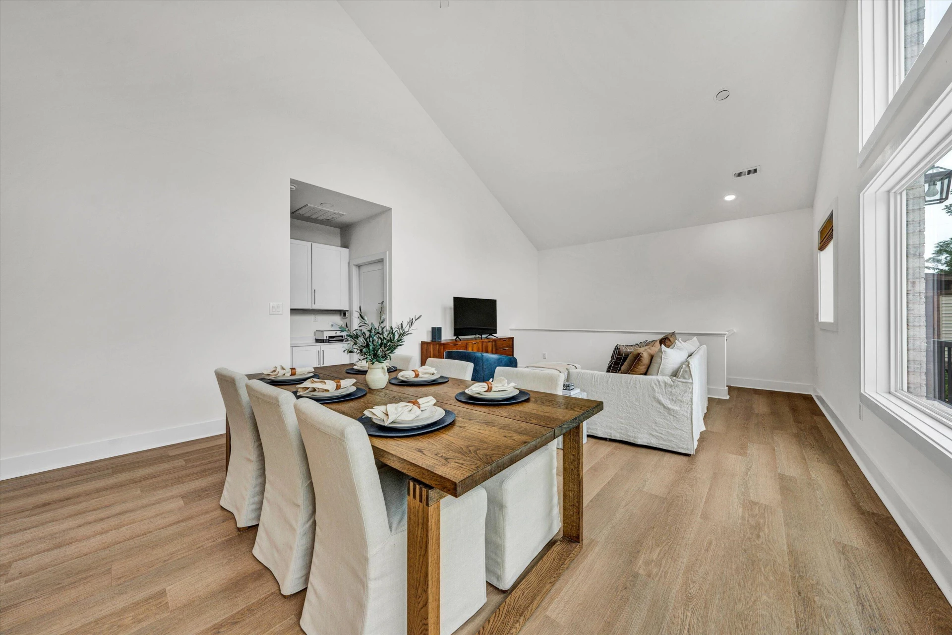 2762 McVitty RD - Photo 10