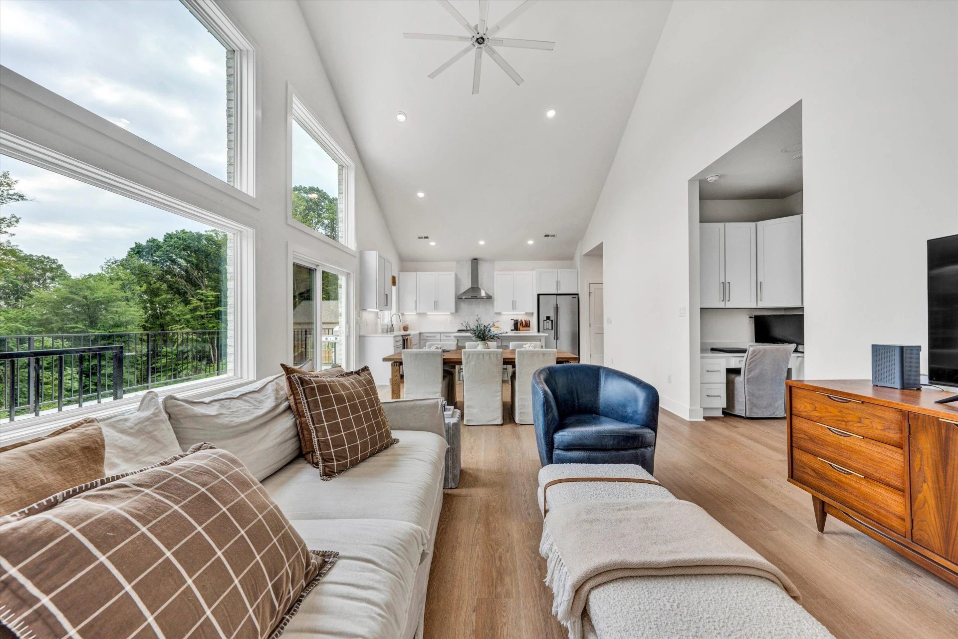 2762 McVitty RD - Photo 8