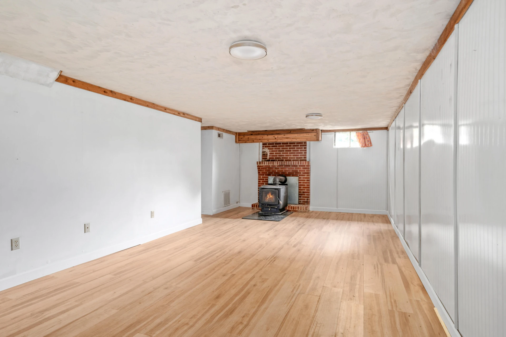 1361 Country Club RD - Photo 14