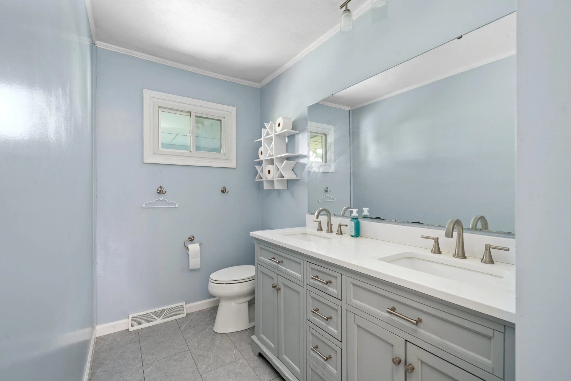 1361 Country Club RD - Photo 8