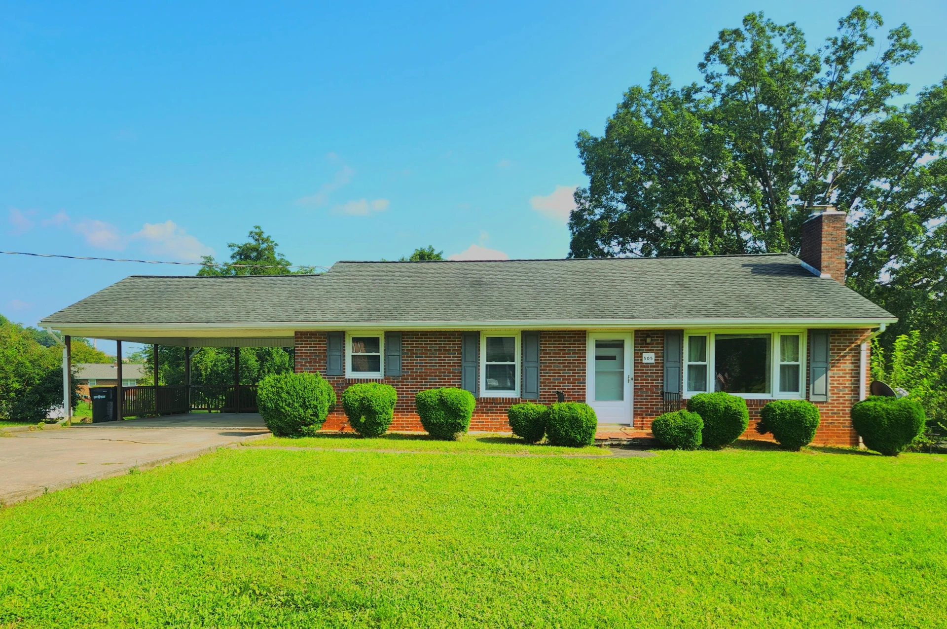 505 Hilltop DR