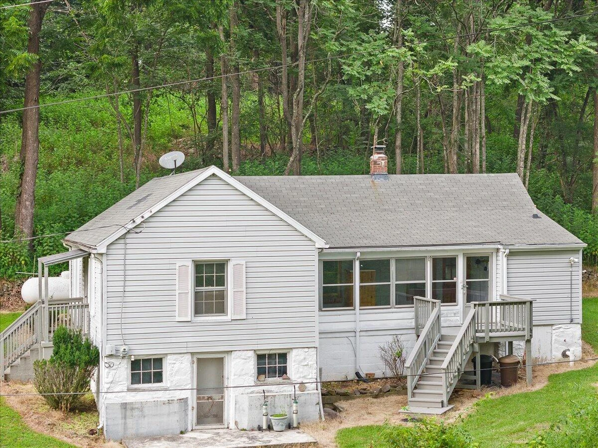 2335 Jeters Chapel RD - Photo 16